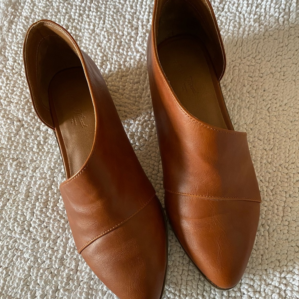 NWOT Universal Thread Goods Co. Shoes Open Side 6 1/2. Never worn!!